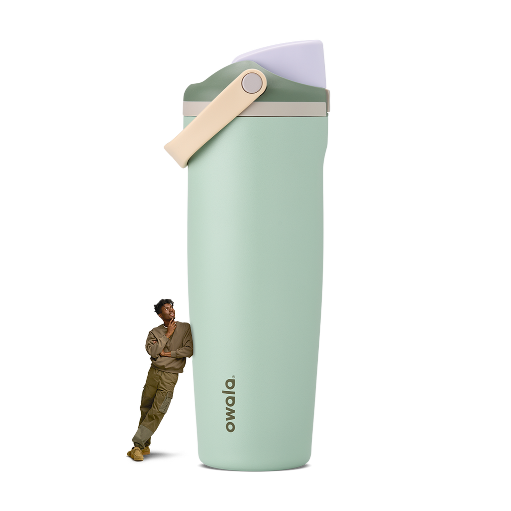 FreeSip Sway 32oz tumbler in Eucalyptus