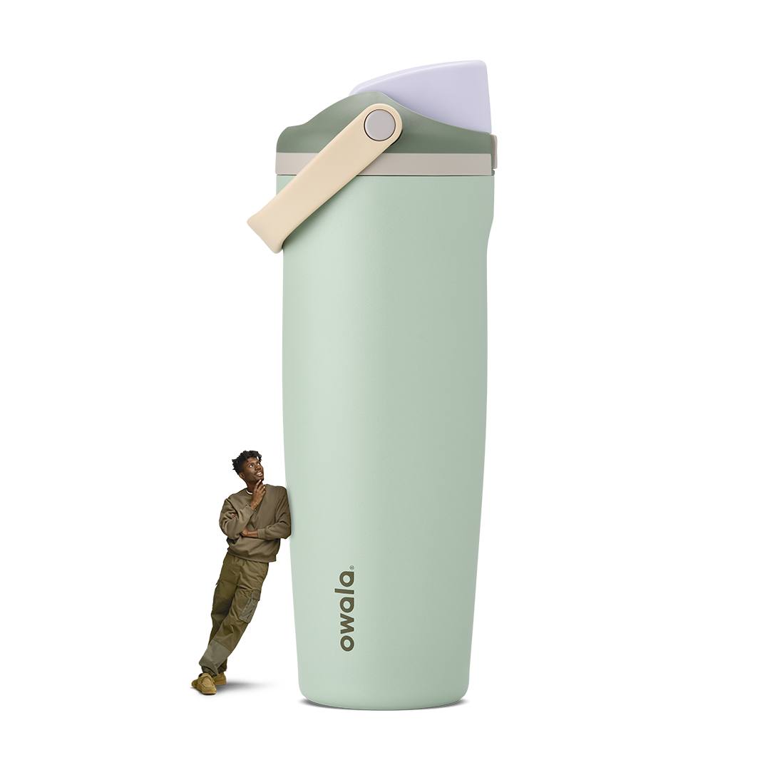 FreeSip Sway 32oz tumbler in Eucalyptus